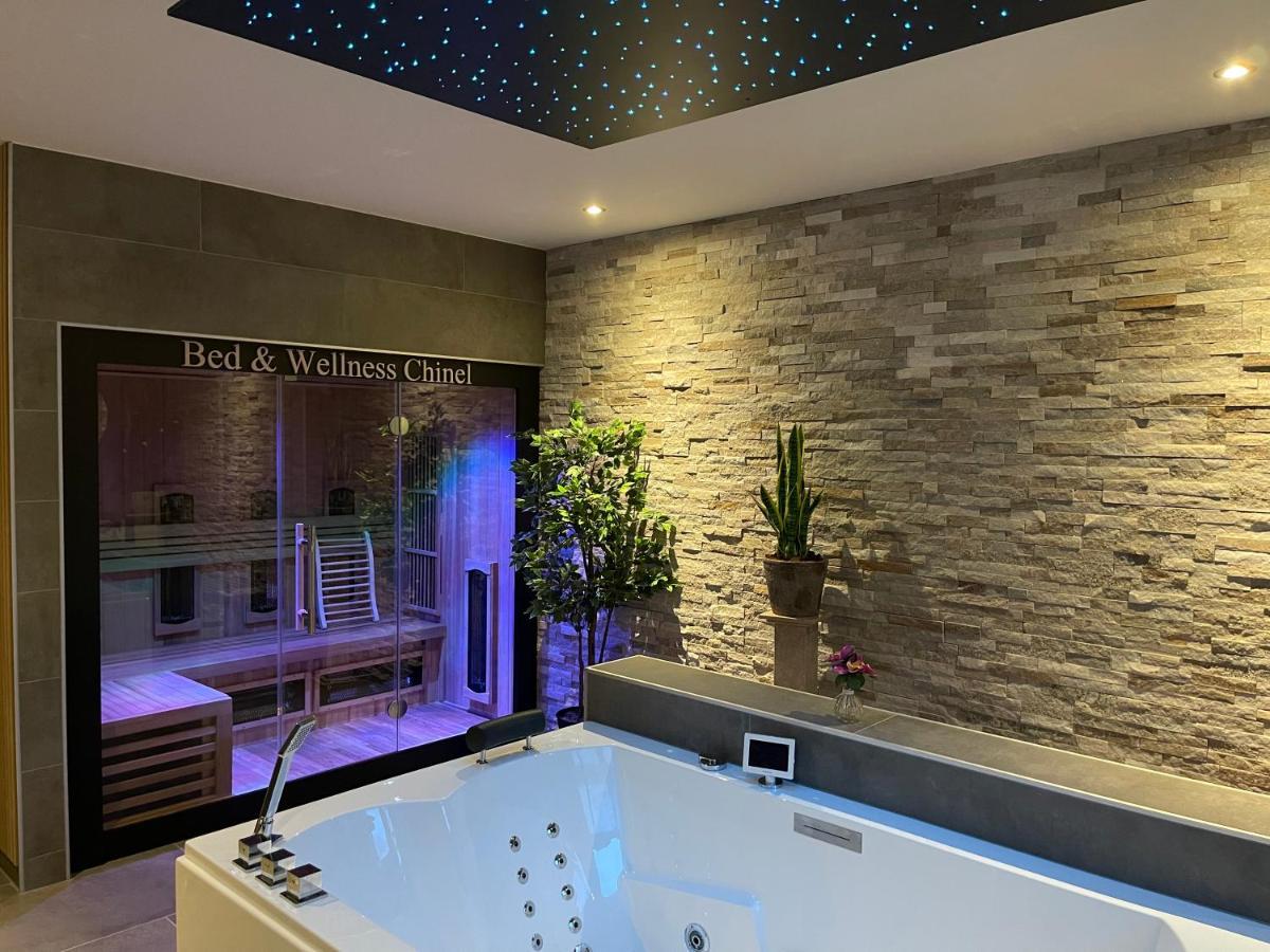 Apartment Bed & Wellness Chinel Luxe Met Sauna's En Bubbelbad Sint-Annaland