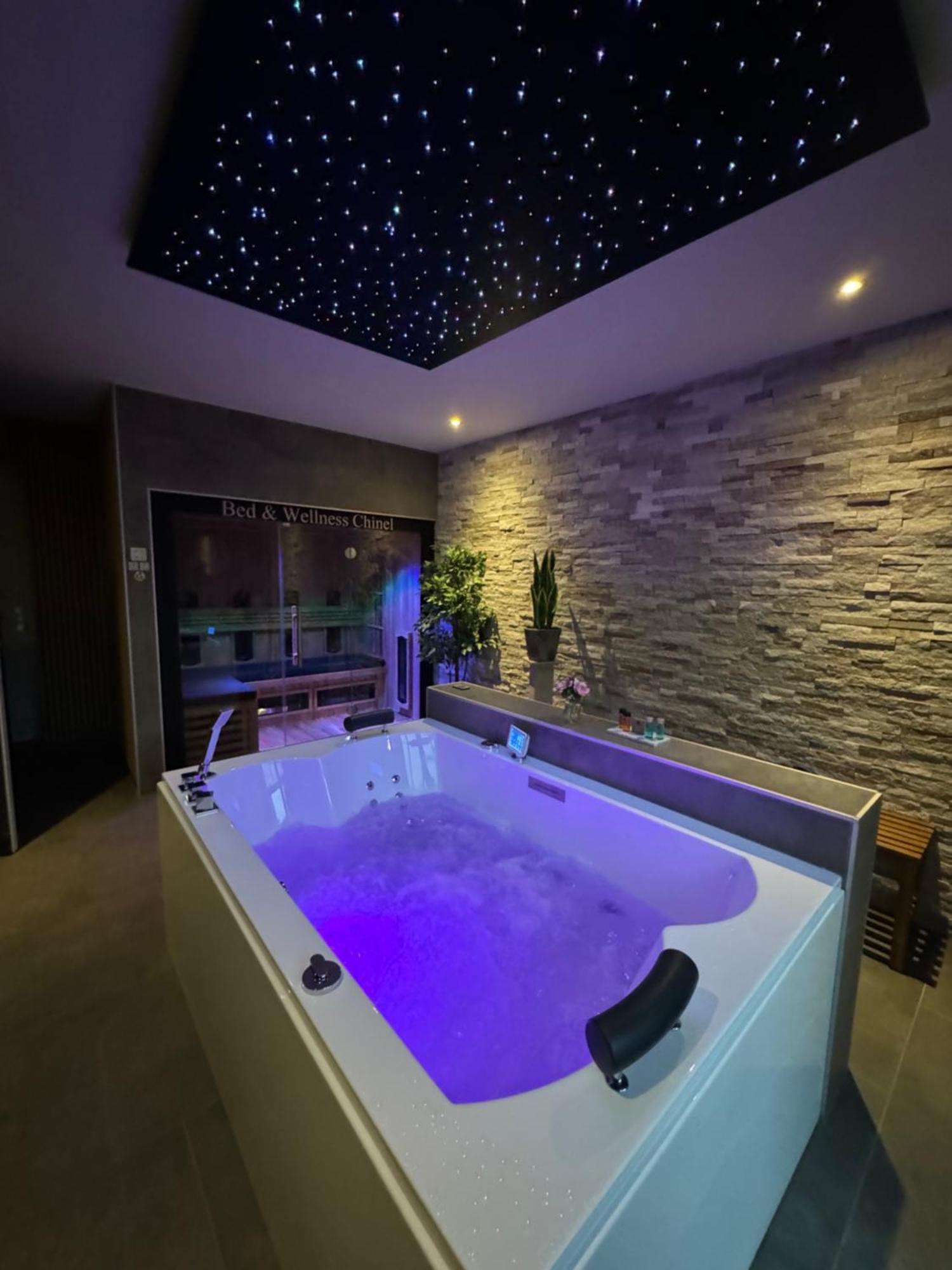 Bed & Wellness Chinel Luxe Met Sauna's En Bubbelbad *