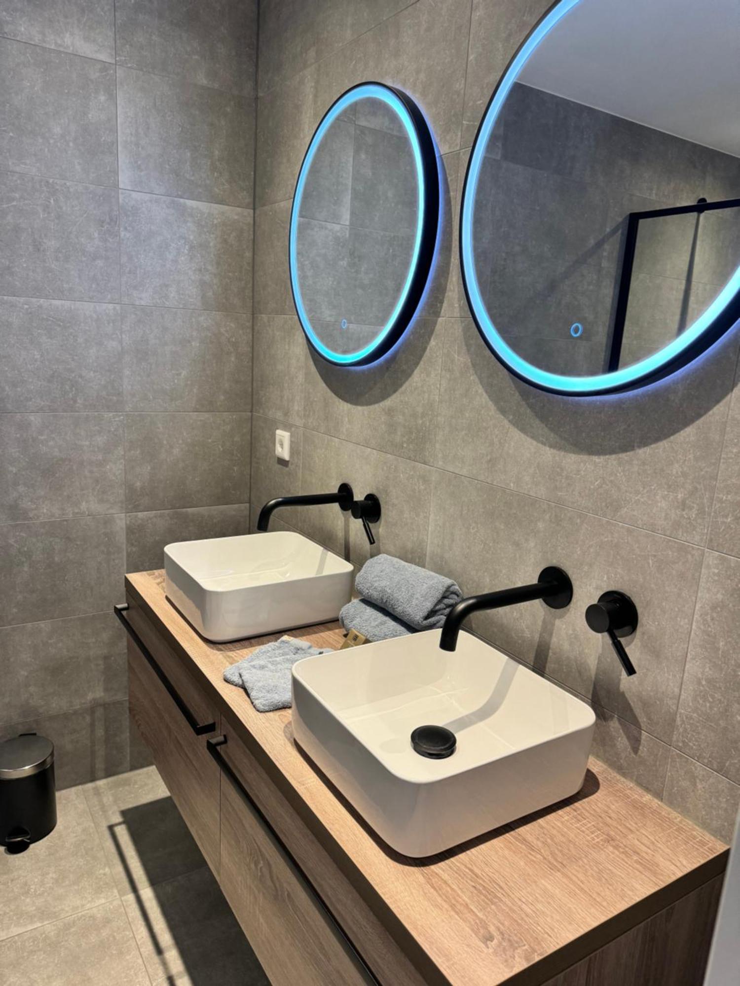 Apartment Bed & Wellness Chinel Luxe Met Sauna's En Bubbelbad