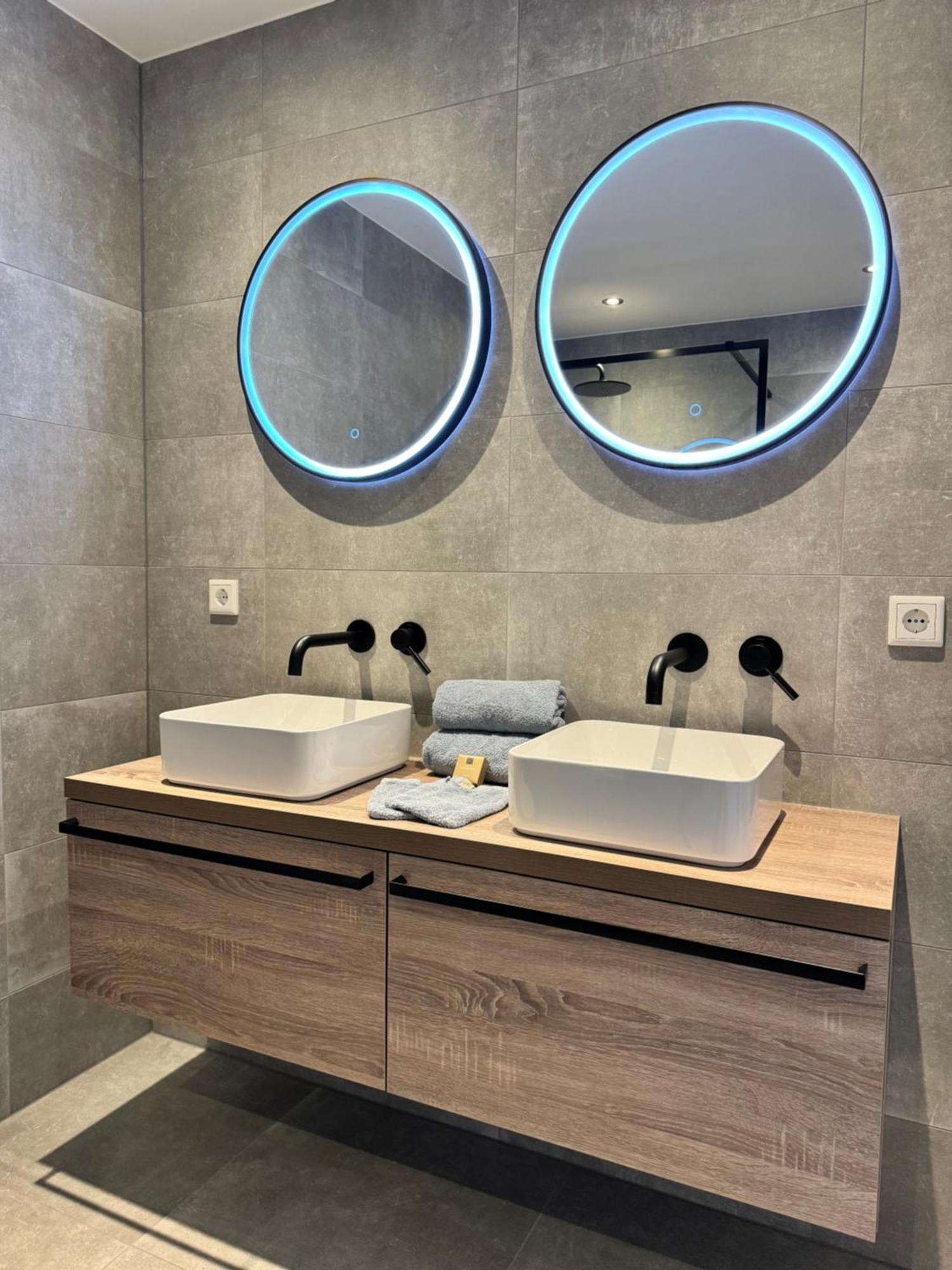 Apartment Bed & Wellness Chinel Luxe Met Sauna's En Bubbelbad Sint-Annaland